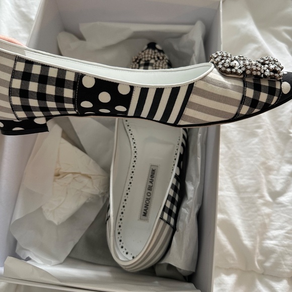 Manolo Blahnik Hangisi flats - Picture 2 of 3